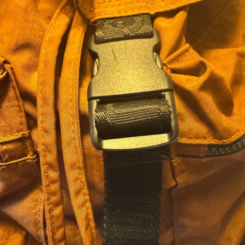 BAGGU Rust Color Backpack - Picture 3 of 5